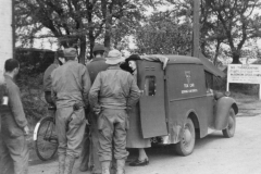 lady drixeman gives out tea. niffy wagon. England