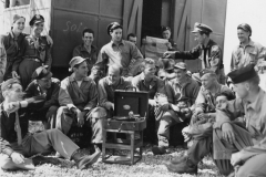 fighter pilots relax in front of operations 3. Kingsnorth. England. ma