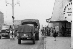 children greet USAF at the french/Belgian border