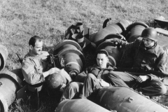 john and bob and pit on 500lb and 1000lb bombs. June 1944.